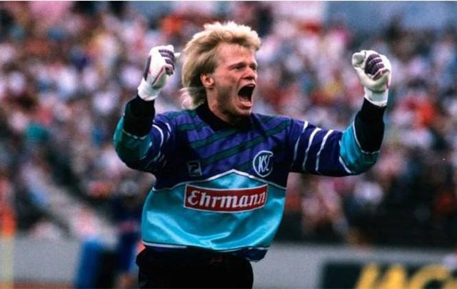 对方借此展 对方借此展